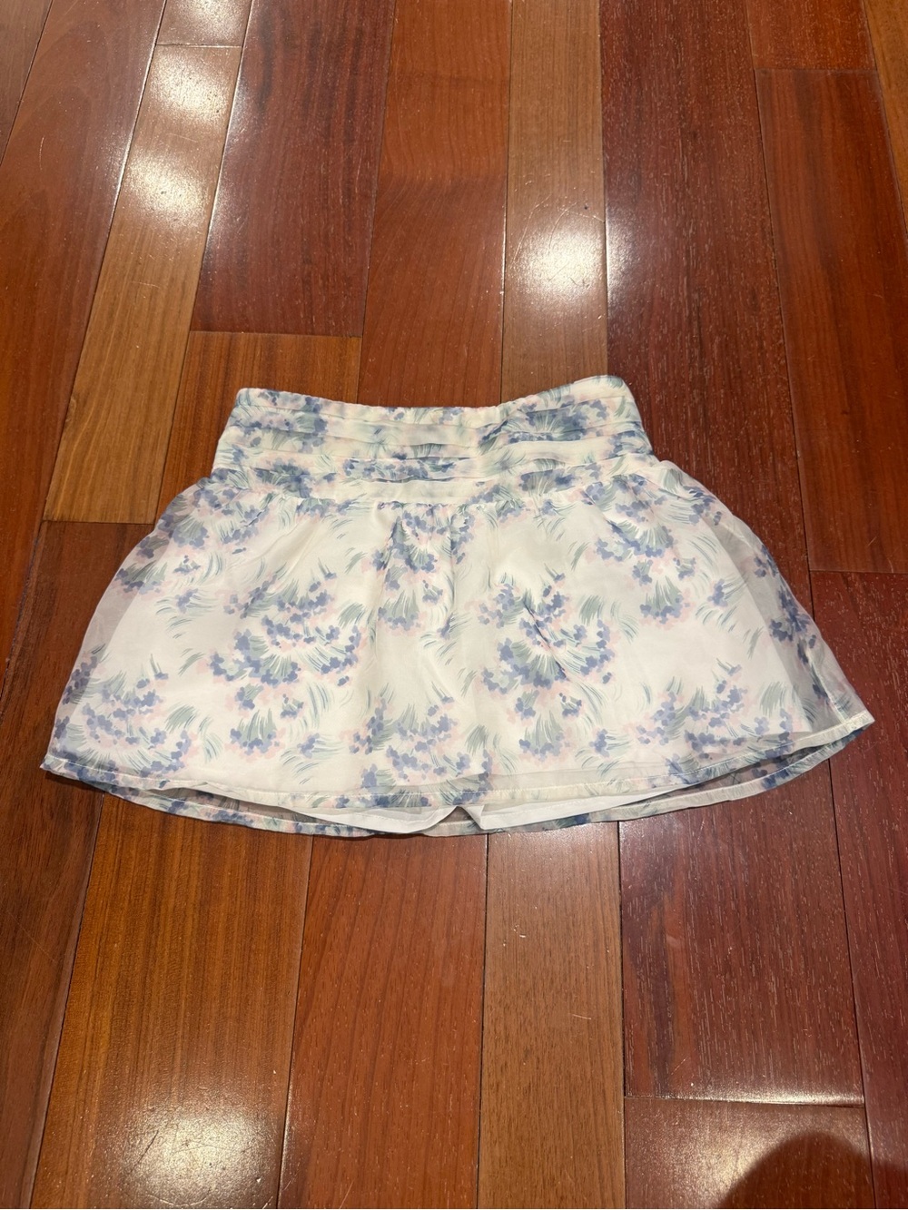 abercrombie kids White Floral Skort with blue & pink accents - size 5/6